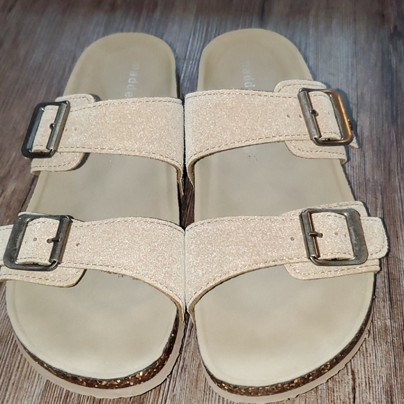 Sandals - Picture 4 of 4